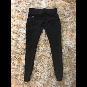 Woman’s Black Fitted Under Armour Leggings